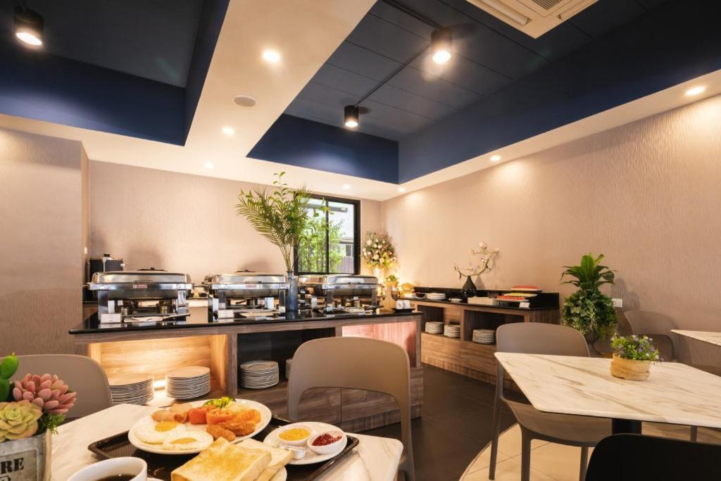 The Home Hotel Sha Bangkok Buitenkant foto