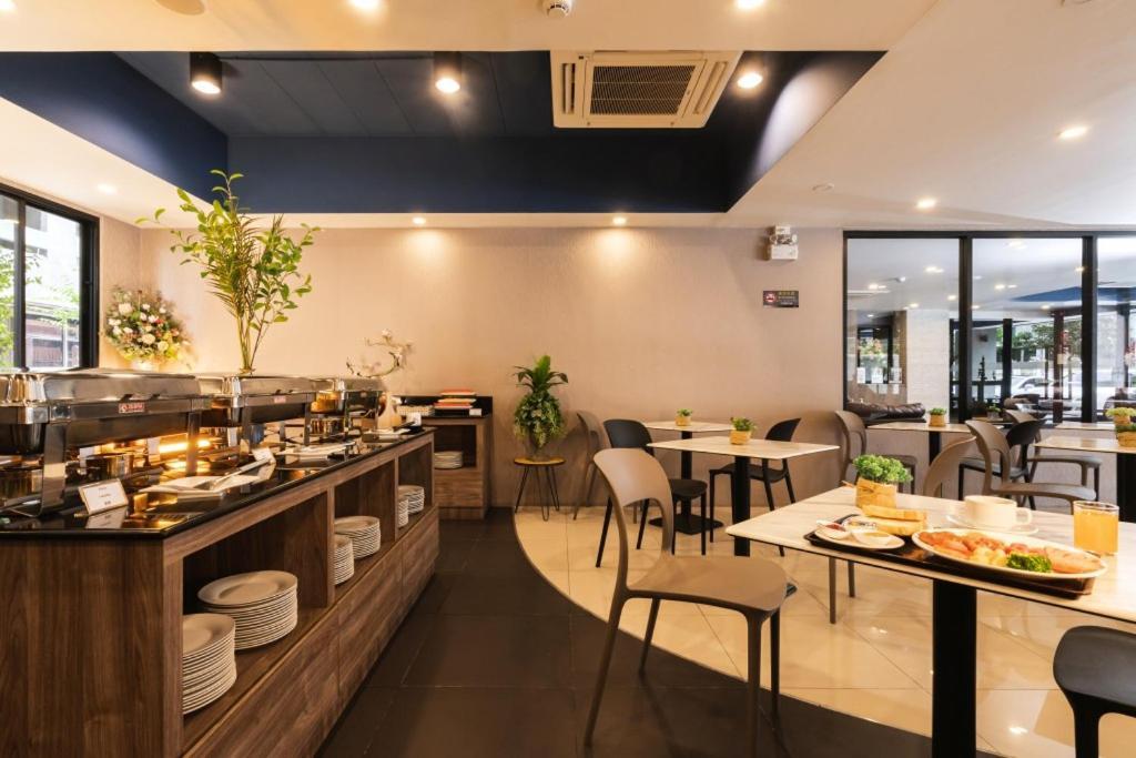 The Home Hotel Sha Bangkok Buitenkant foto