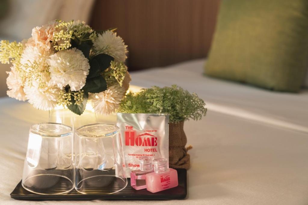 The Home Hotel Sha Bangkok Buitenkant foto
