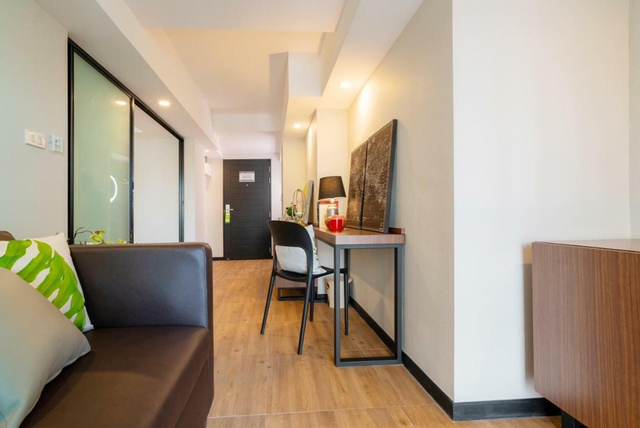 The Home Hotel Sha Bangkok Buitenkant foto