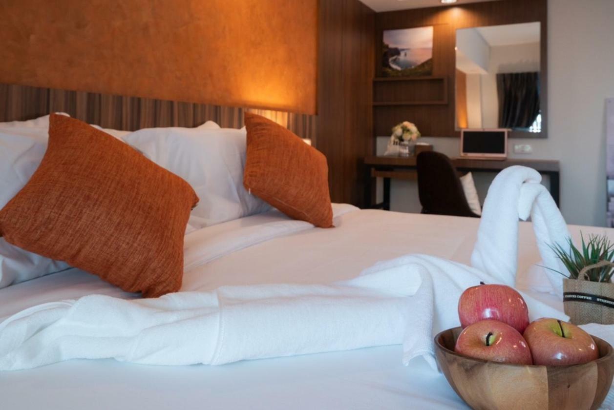 The Home Hotel Sha Bangkok Buitenkant foto