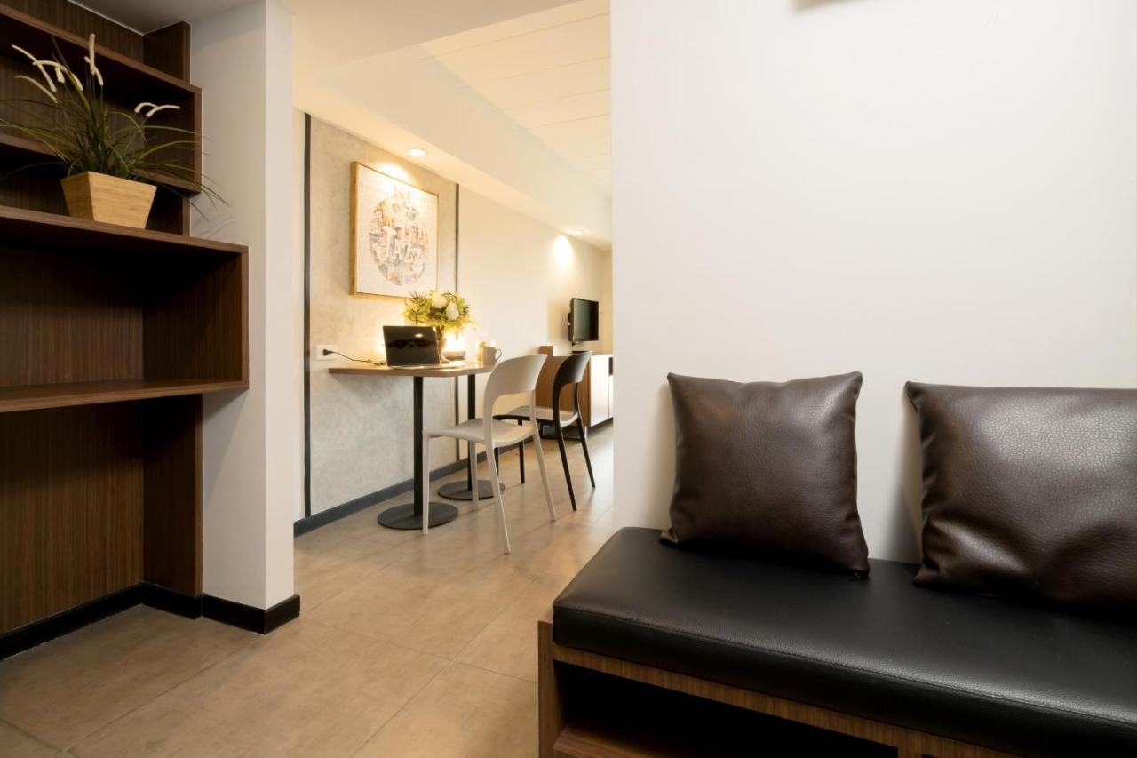 The Home Hotel Sha Bangkok Buitenkant foto